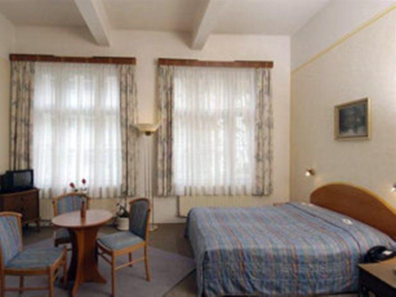 Hostel Junior Praga Exterior foto